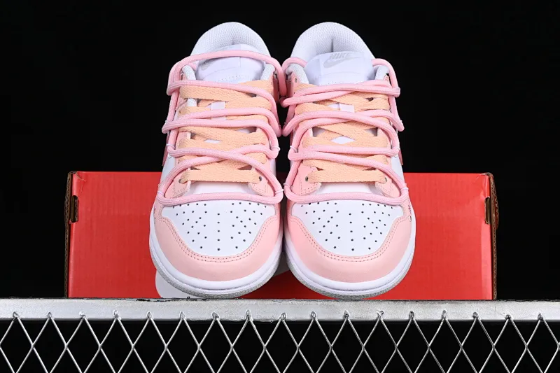 All categories Nk SB Dunk series Nk SB Dunk Low low-top sneakers Nk Dunk Low Sanshi Laboratory Dopamine Foundation Hug Bear SB strap low-top casual sneakers DH9765-102